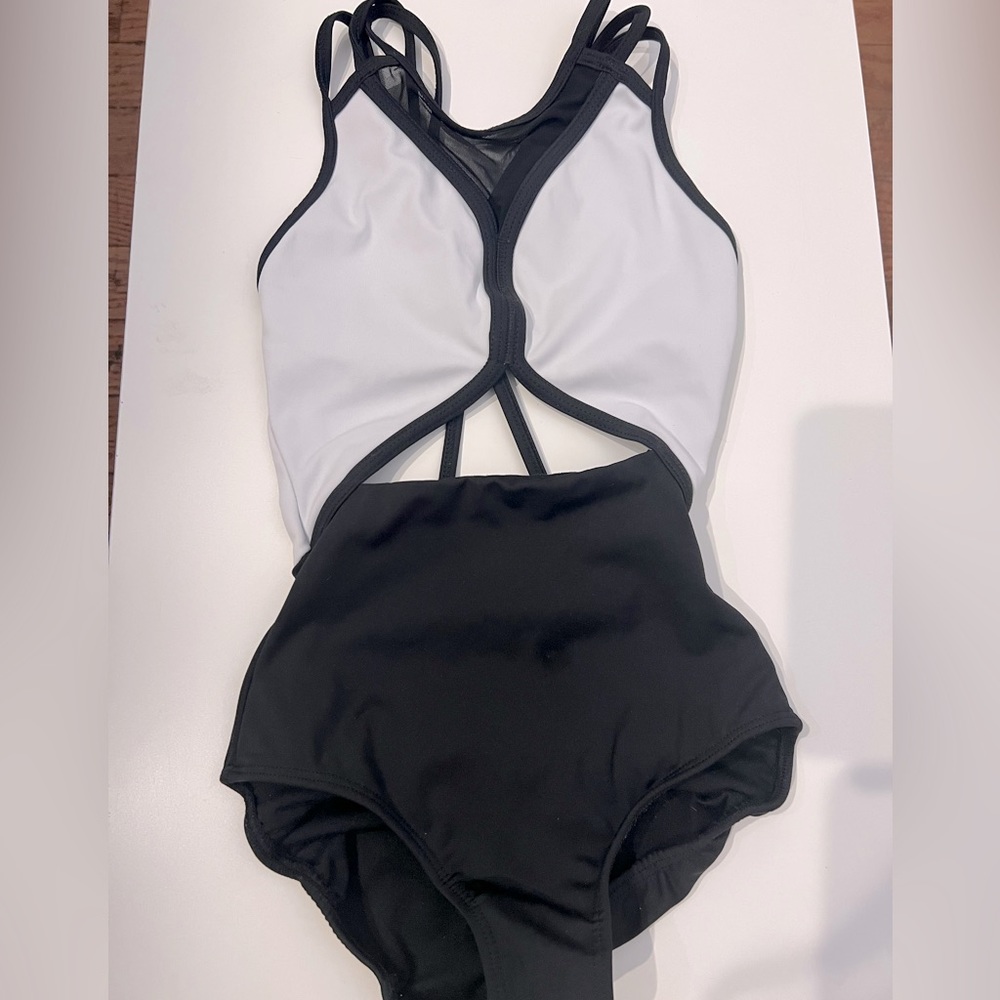 Five Dancewear Black and White Leo